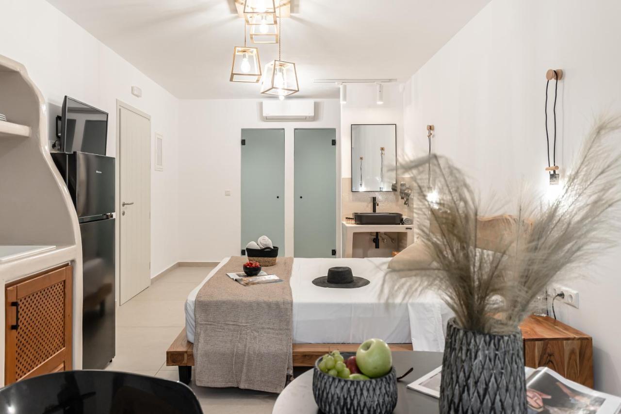 Heavenly Suites & Studios Naxos City Экстерьер фото