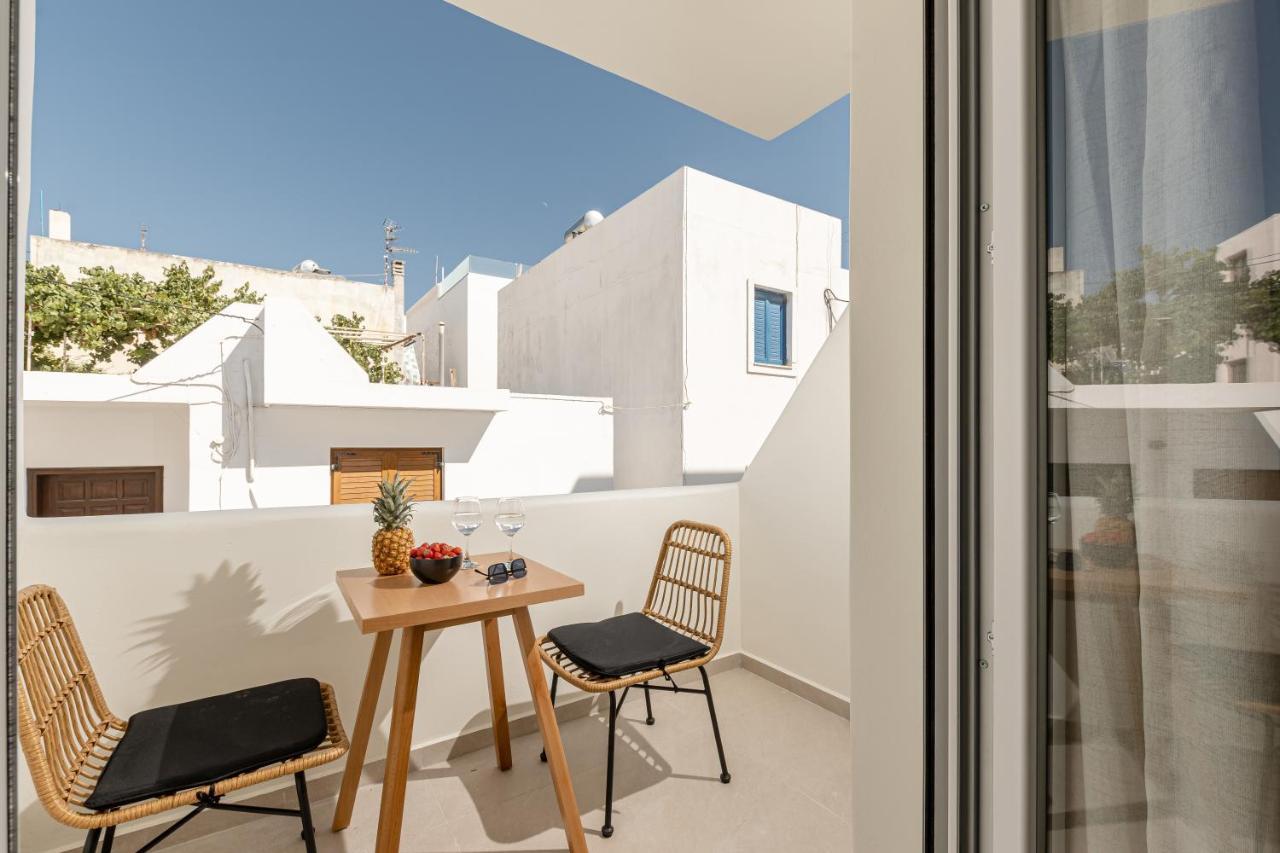 Heavenly Suites & Studios Naxos City Экстерьер фото