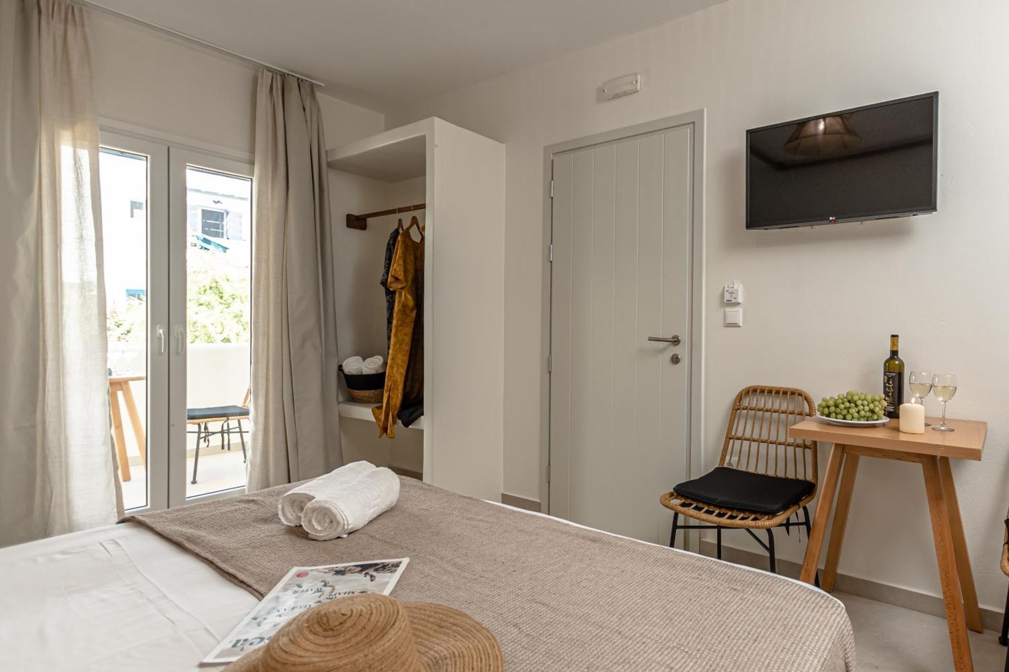 Heavenly Suites & Studios Naxos City Экстерьер фото
