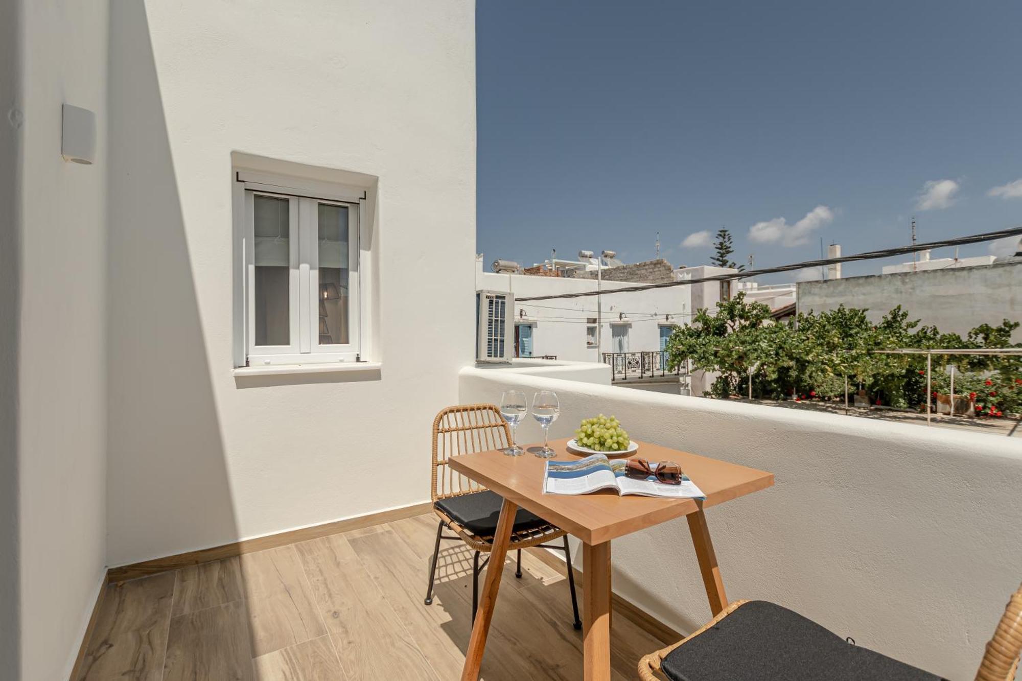 Heavenly Suites & Studios Naxos City Экстерьер фото