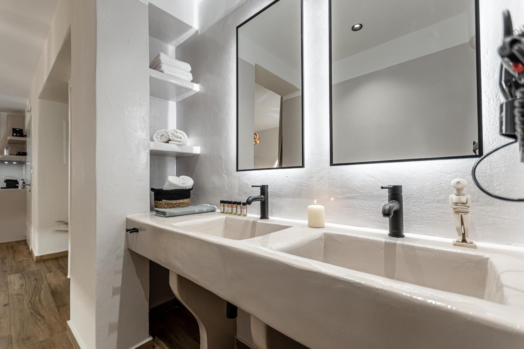 Heavenly Suites & Studios Naxos City Экстерьер фото